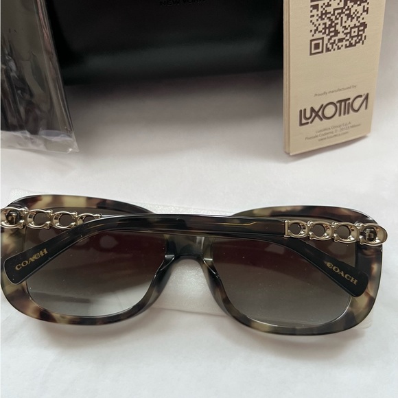 Coach Green Tortoise Sunglasses - NWT - Picture 3 of 3